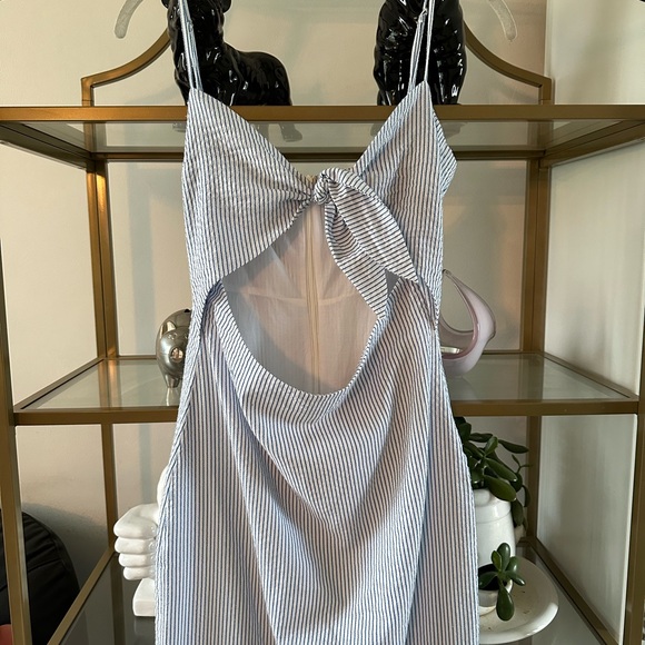 Privacy please blue striped cutout midi dress - Picture 2 of 4